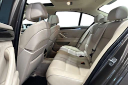 ruskea (beige) BMW 530 2013 kuva 8.