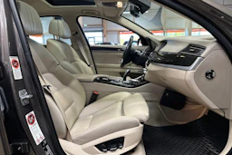ruskea (beige) BMW 530 2013 kuva 11.