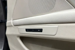 ruskea (beige) BMW 530 2013 kuva 13.