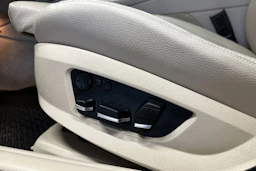 ruskea (beige) BMW 530 2013 kuva 16.