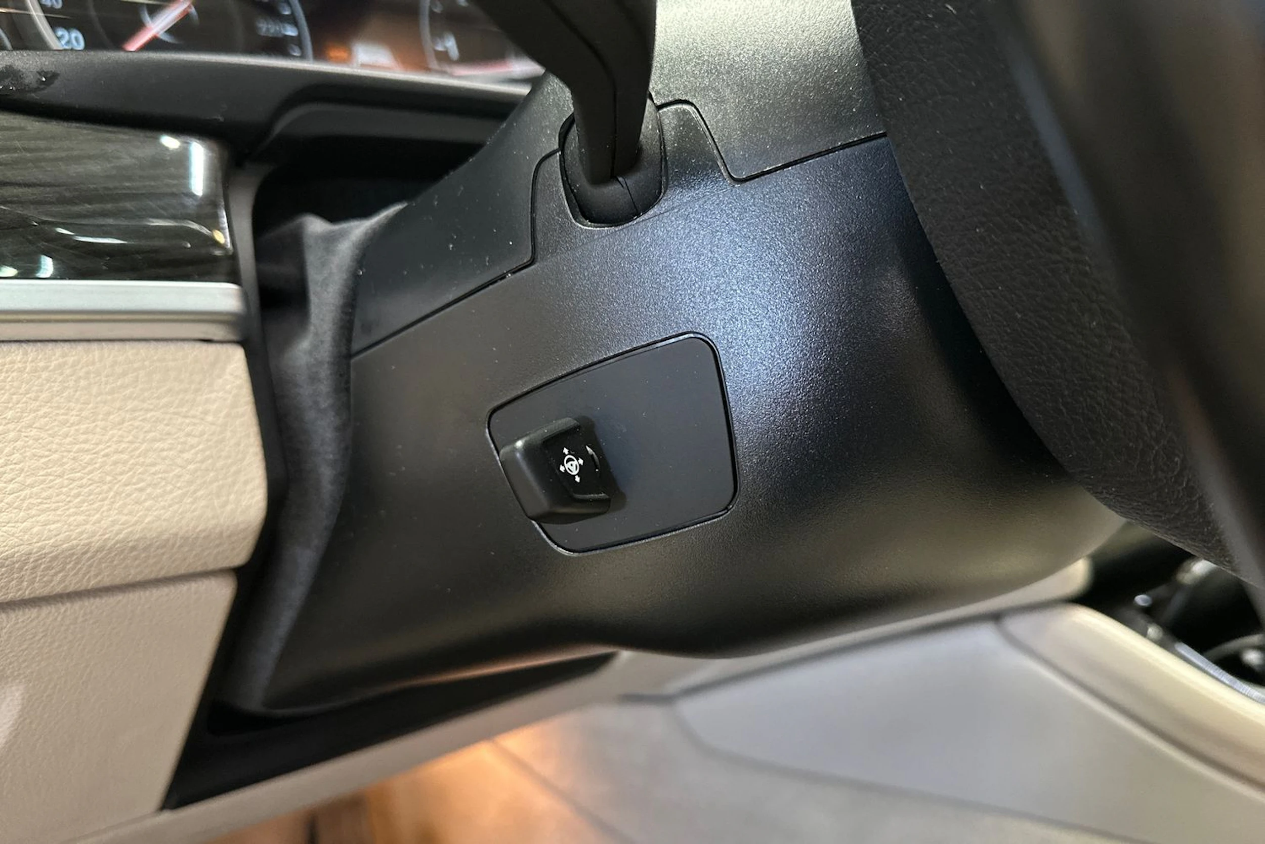 ruskea (beige) BMW 530 2013 kuva 19.