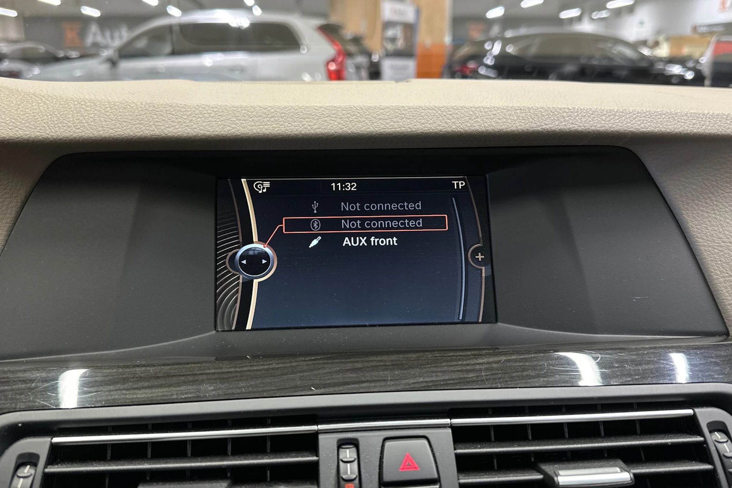 ruskea (beige) BMW 530 2013 kuva 21.
