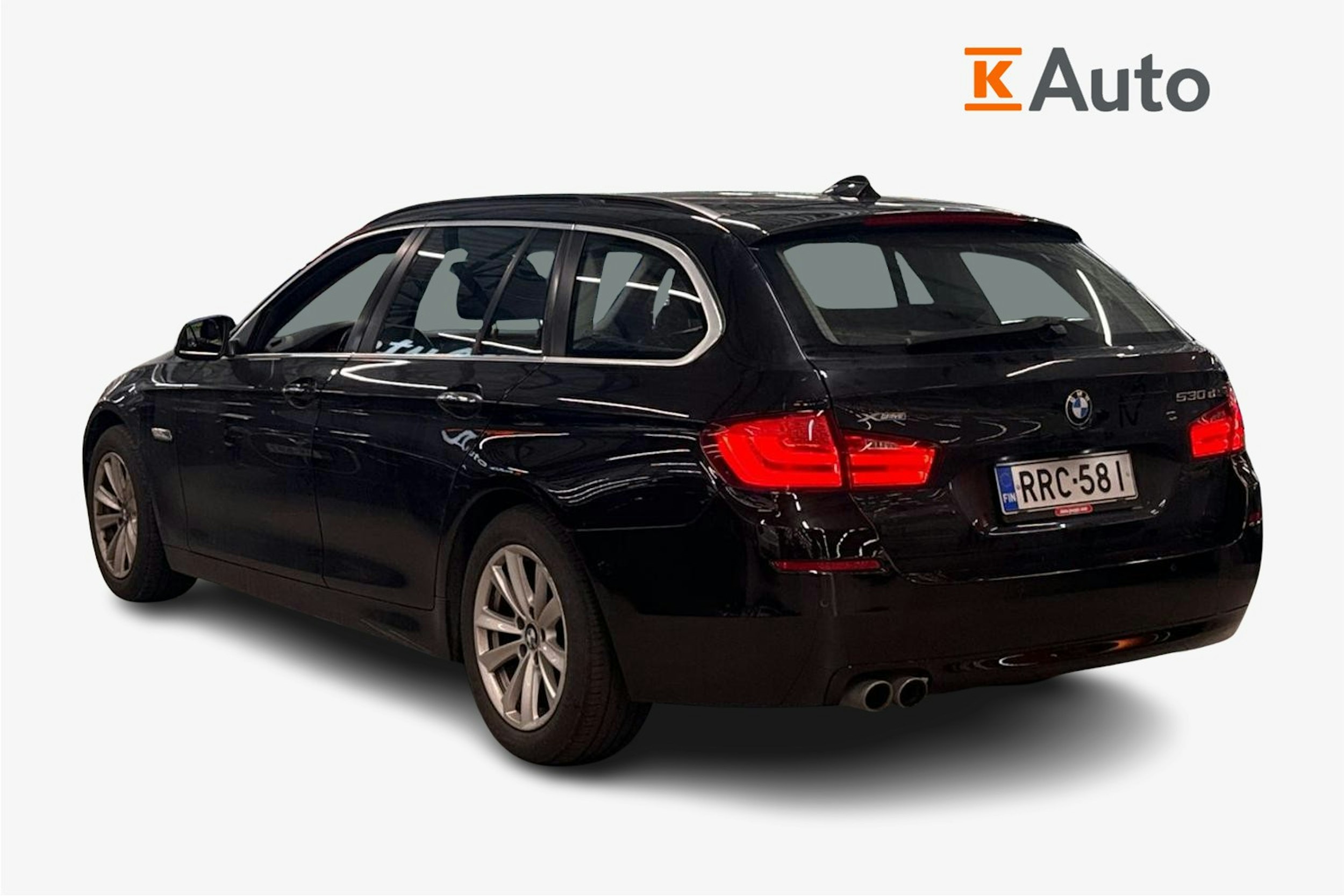 musta BMW 530 2013 kuva 2.