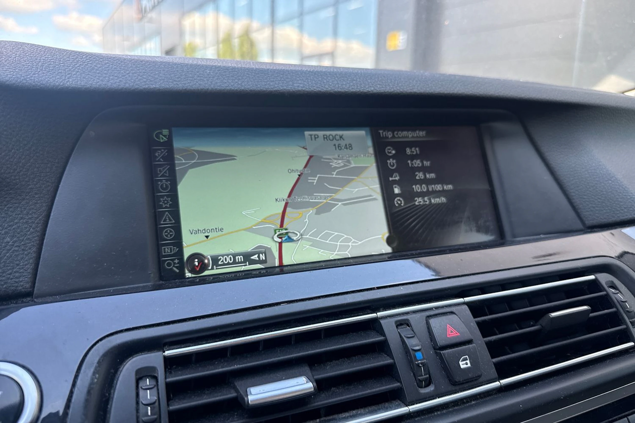 musta BMW 530 2013 kuva 5.
