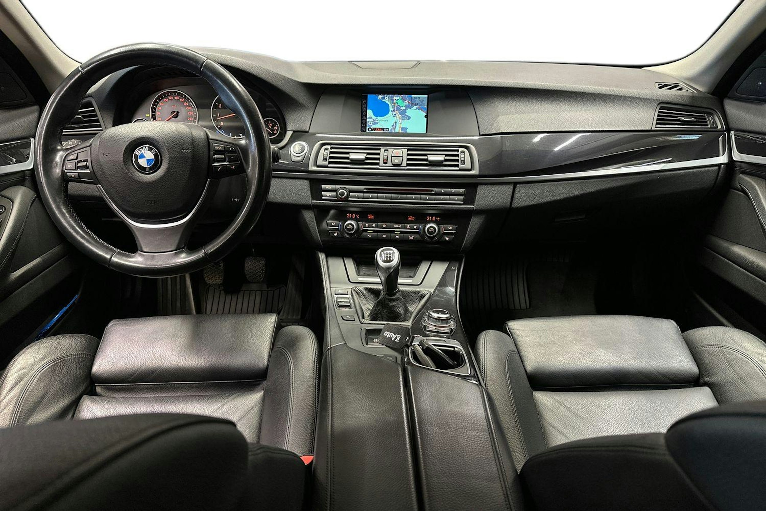 musta BMW 530 2013 kuva 9.
