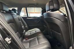 musta BMW 530 2013 kuva 15.