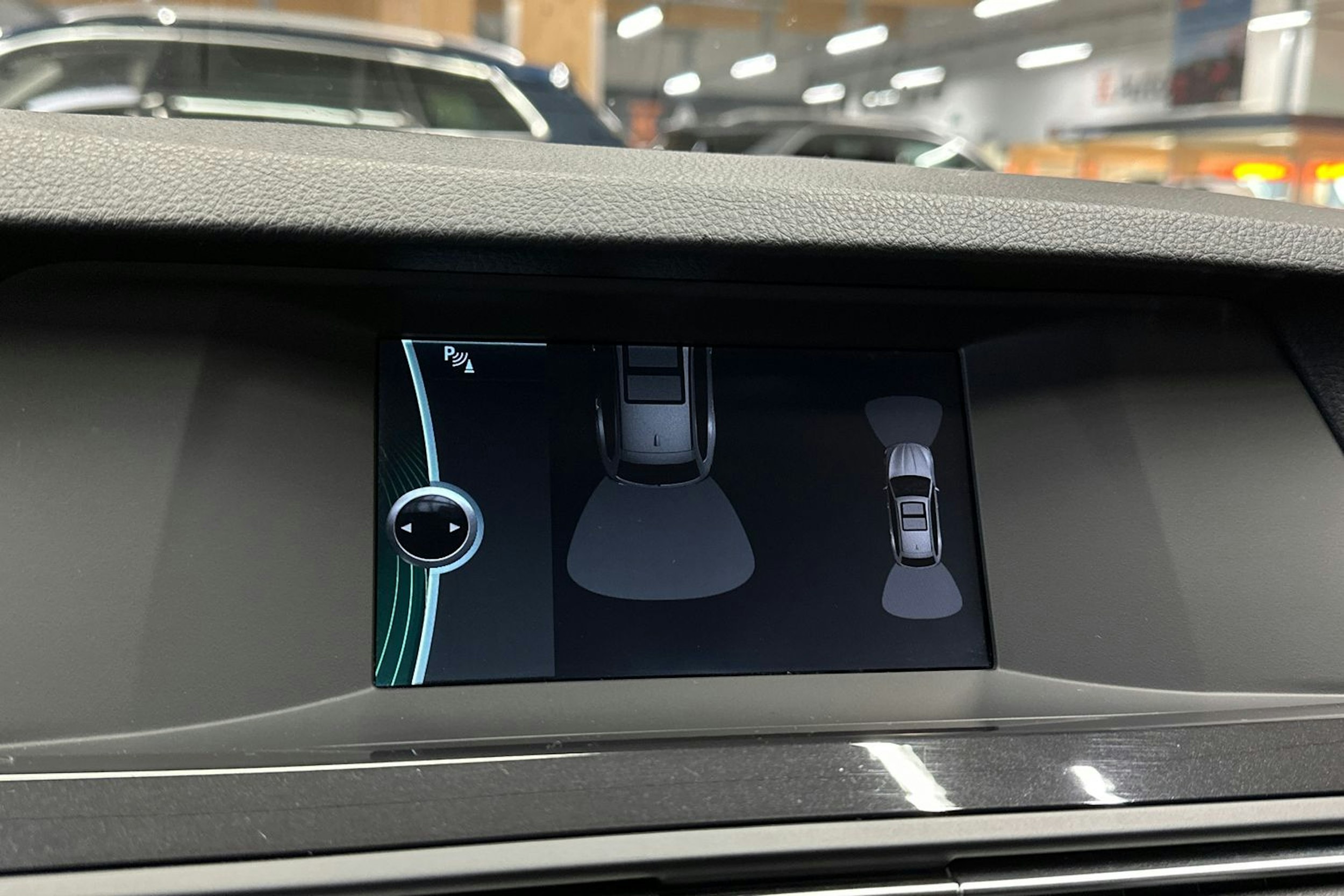 musta BMW 530 2013 kuva 19.