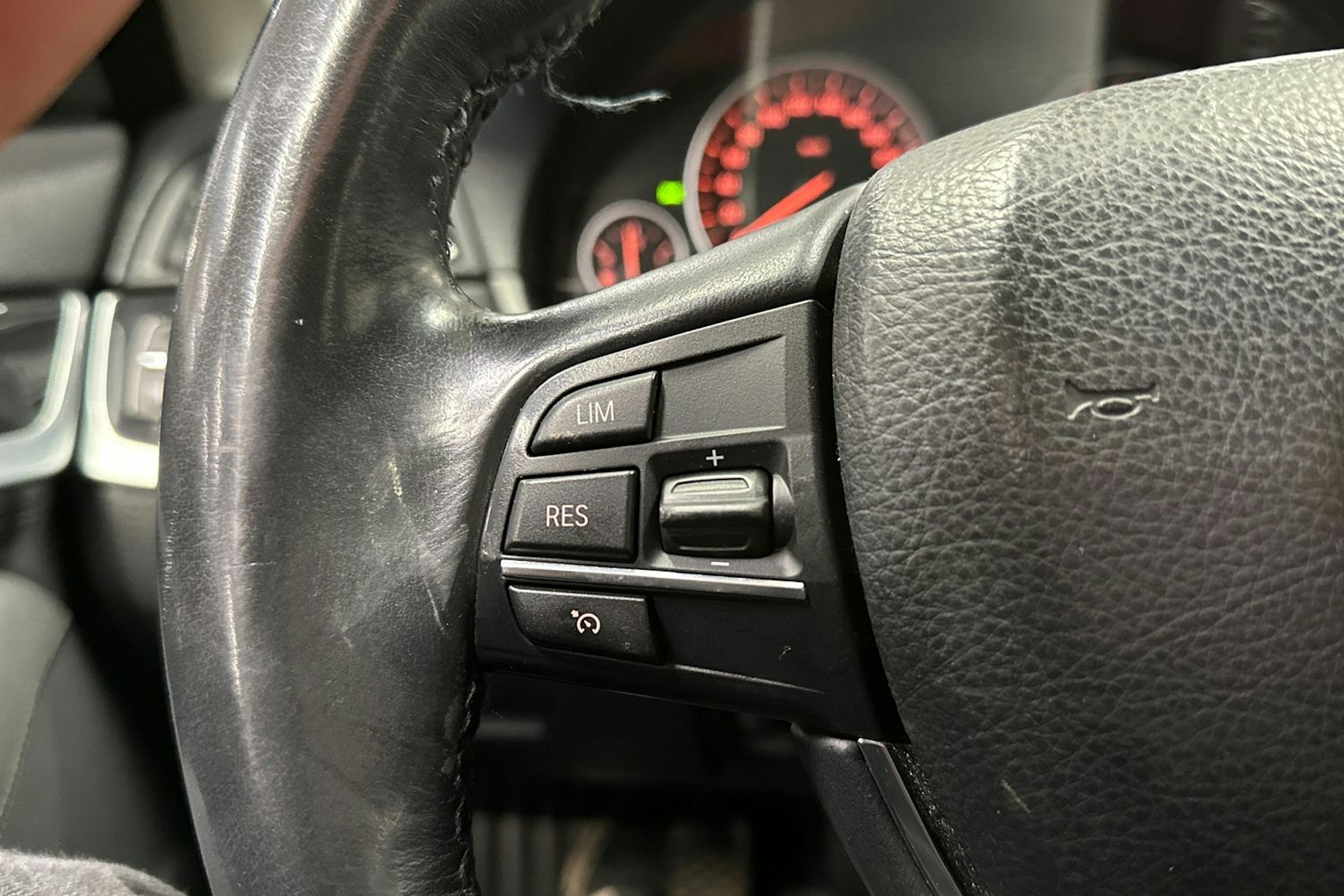 musta BMW 530 2013 kuva 24.