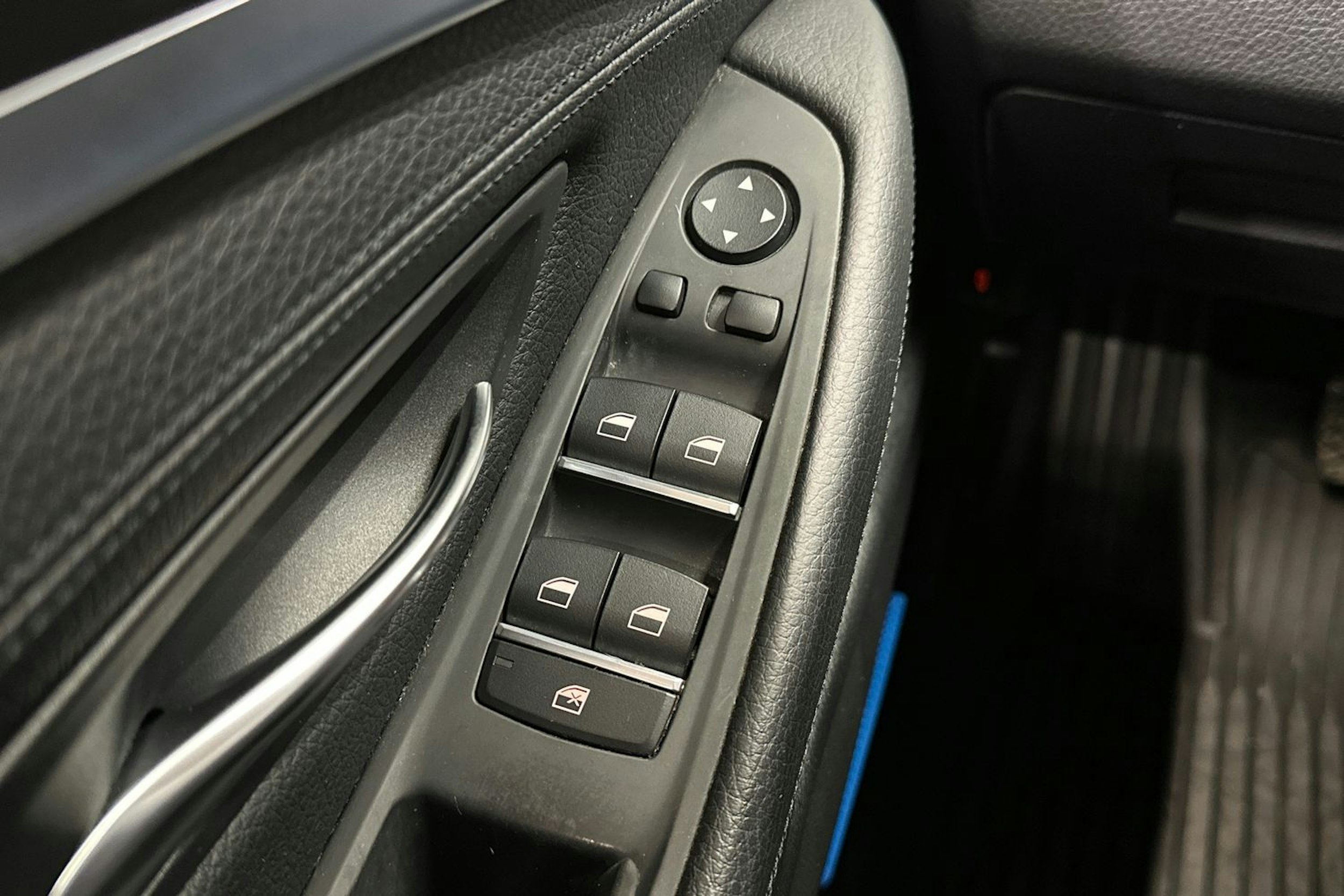 musta BMW 530 2013 kuva 27.