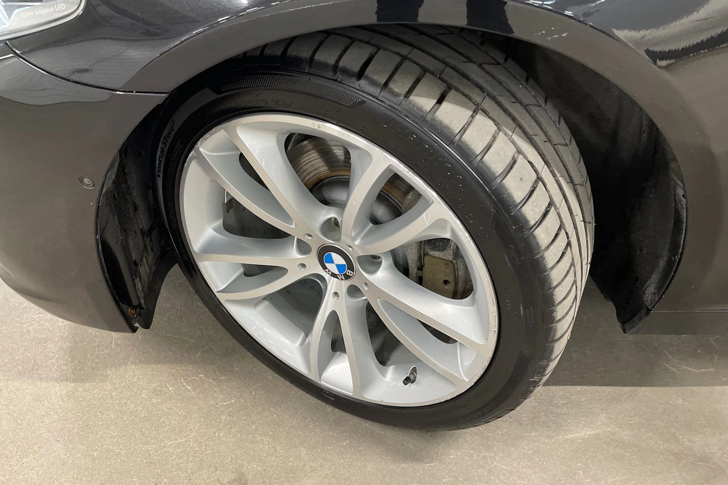 ruskea (beige) BMW 530 2014 kuva 13.