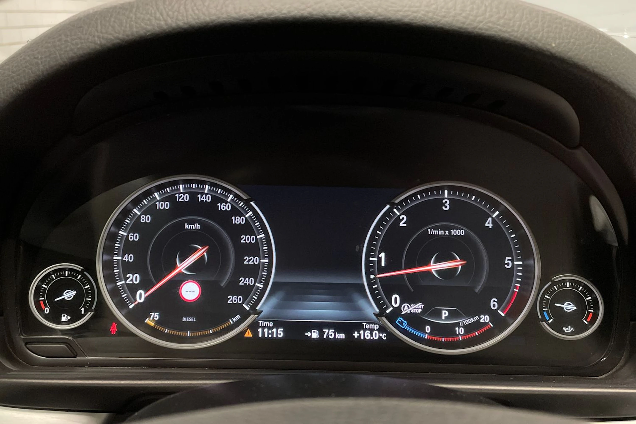 ruskea (beige) BMW 530 2014 kuva 17.