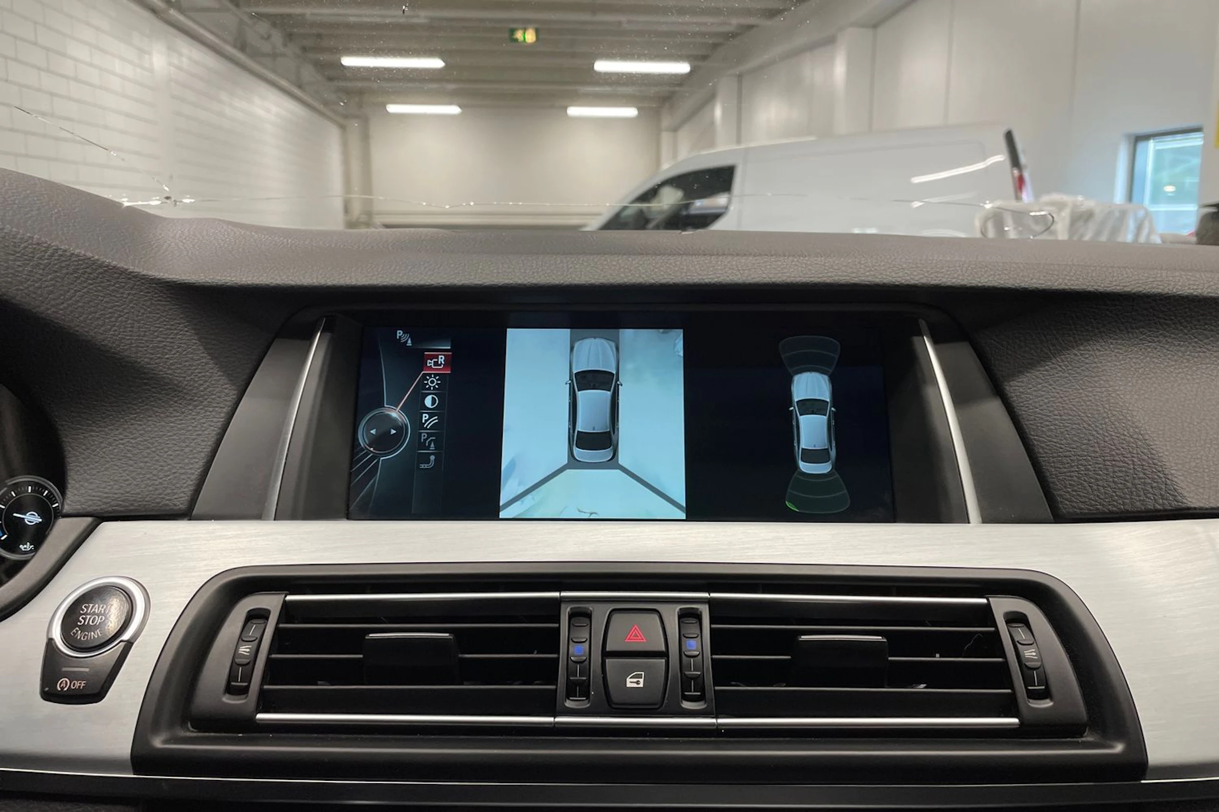 ruskea (beige) BMW 530 2014 kuva 20.