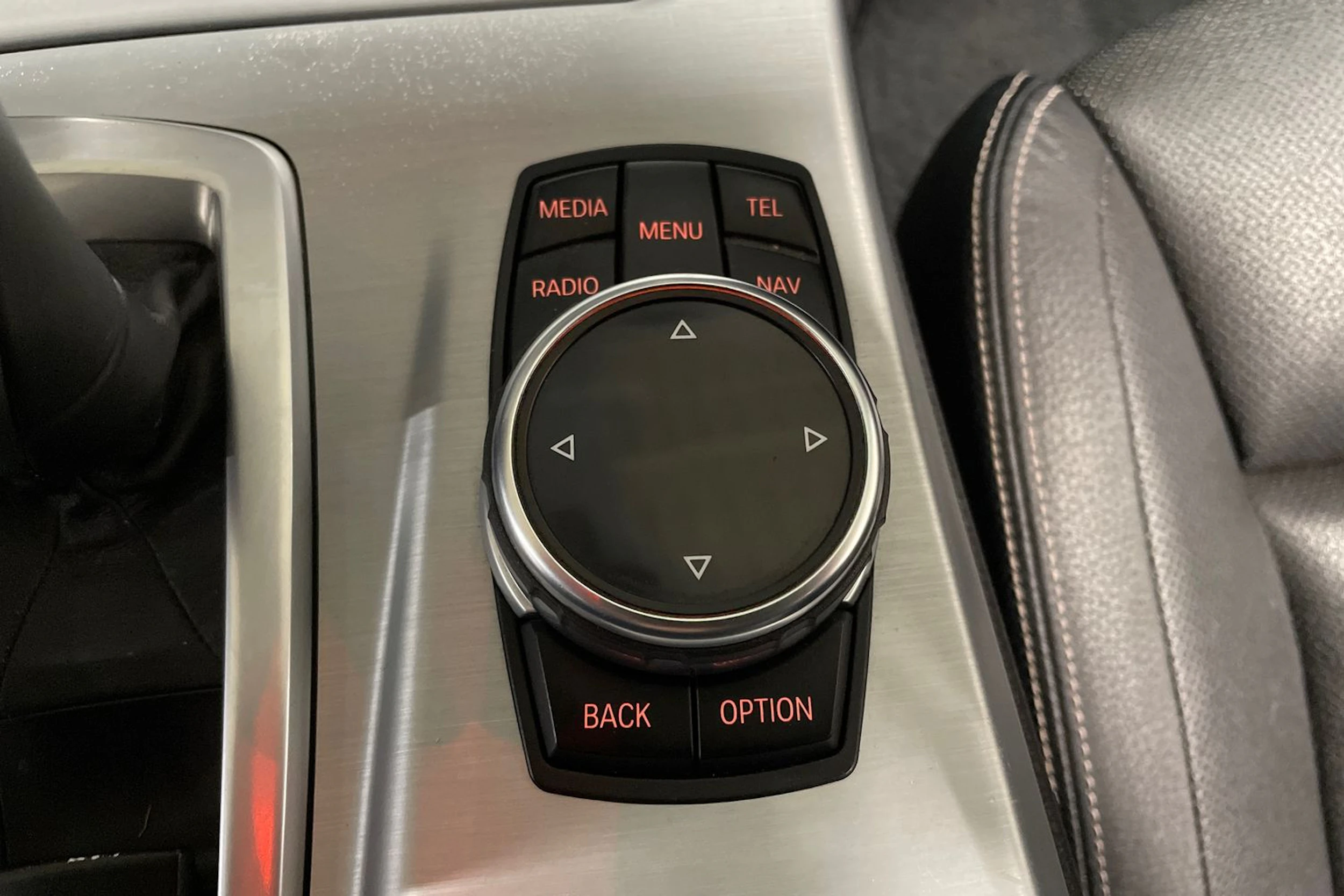 ruskea (beige) BMW 530 2014 kuva 23.