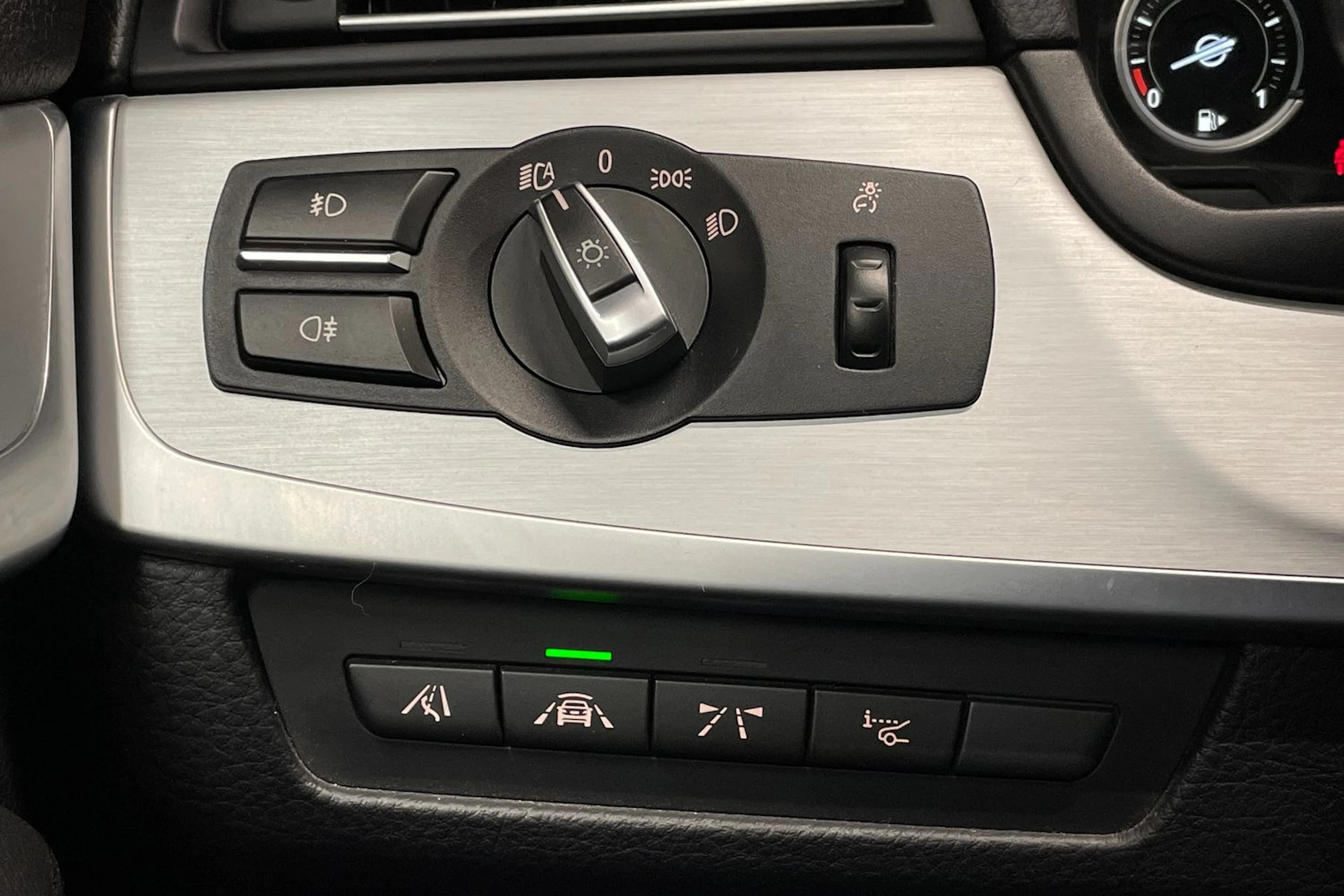 ruskea (beige) BMW 530 2014 kuva 24.