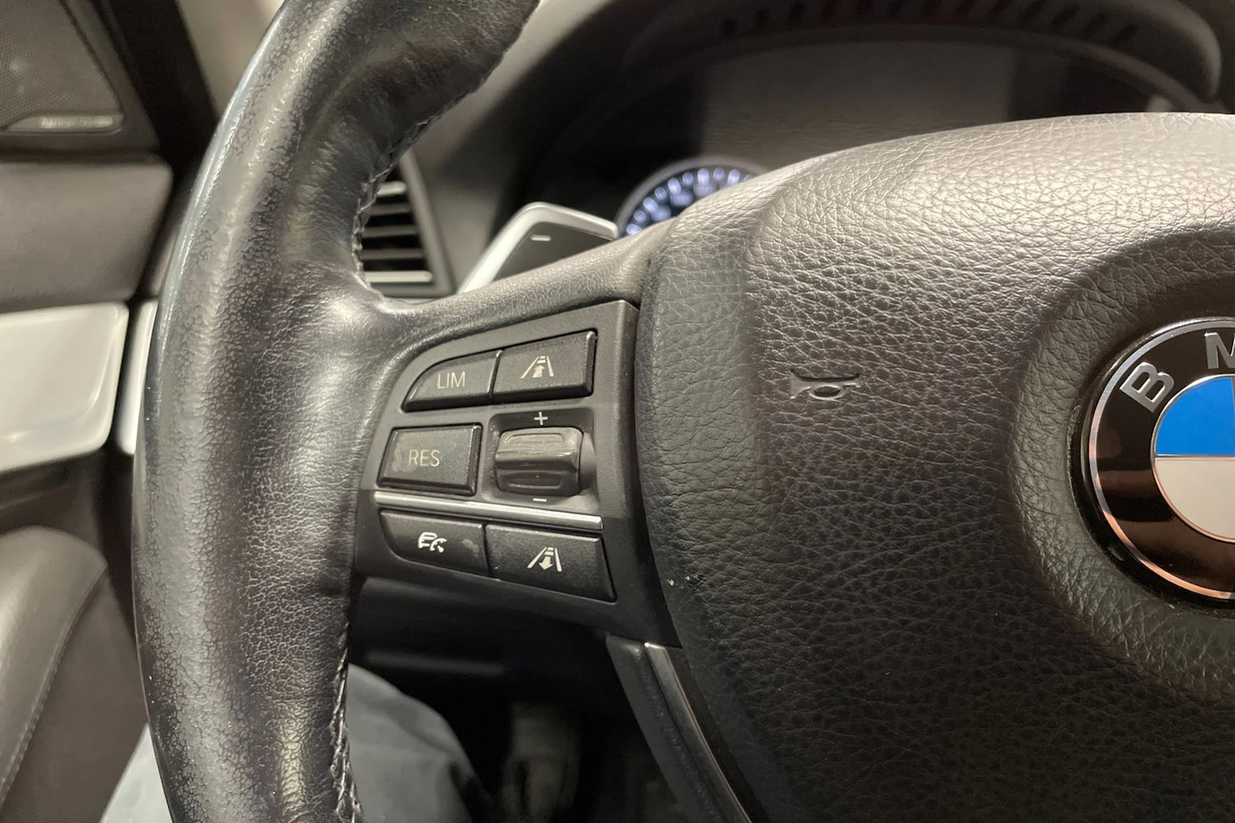 ruskea (beige) BMW 530 2014 kuva 25.