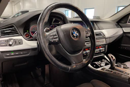 ruskea (beige) BMW 530 2014 kuva 29.