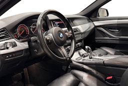 harmaa BMW 530 2016 kuva 7.