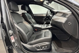 harmaa BMW 530 2016 kuva 18.