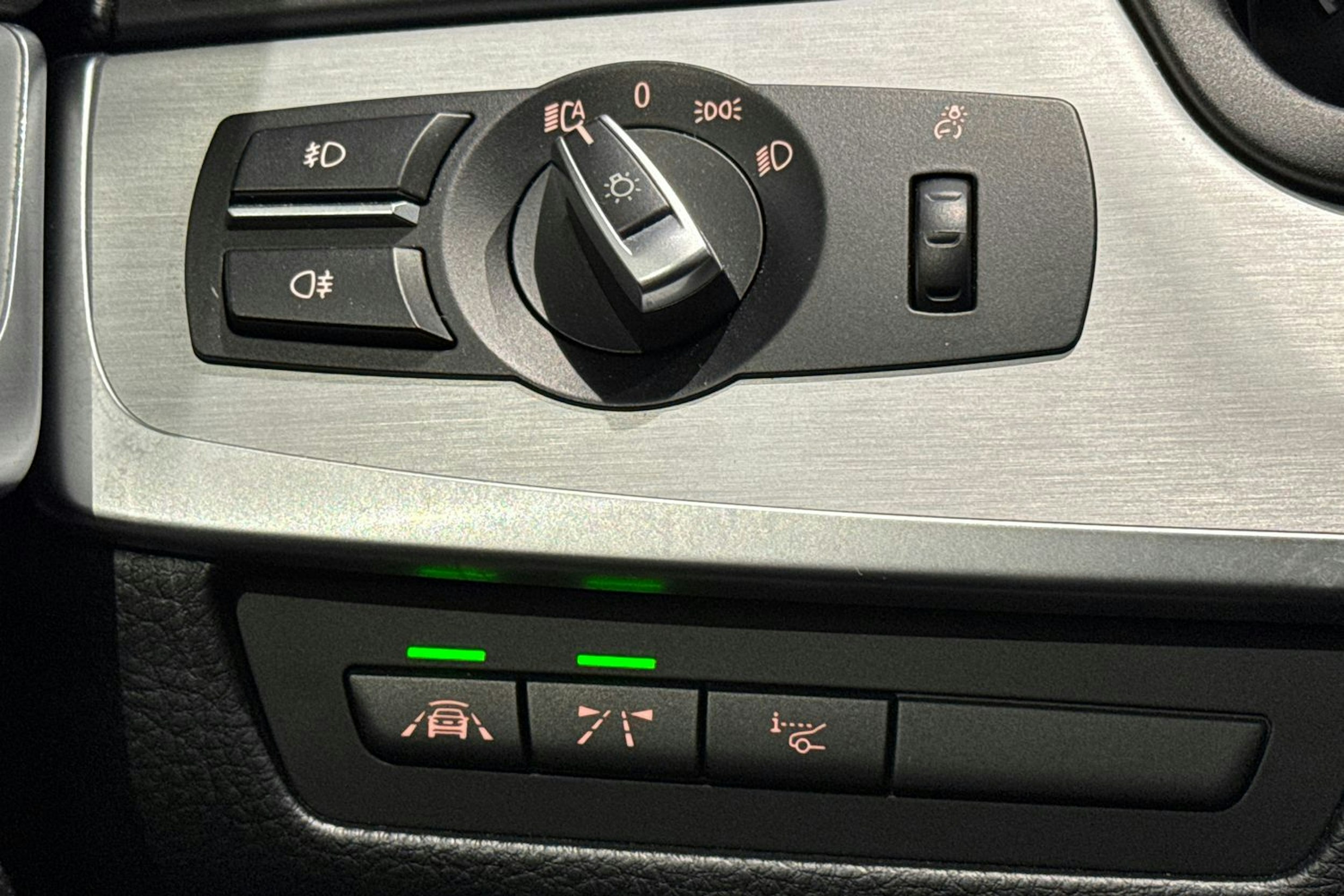 harmaa BMW 530 2016 kuva 23.