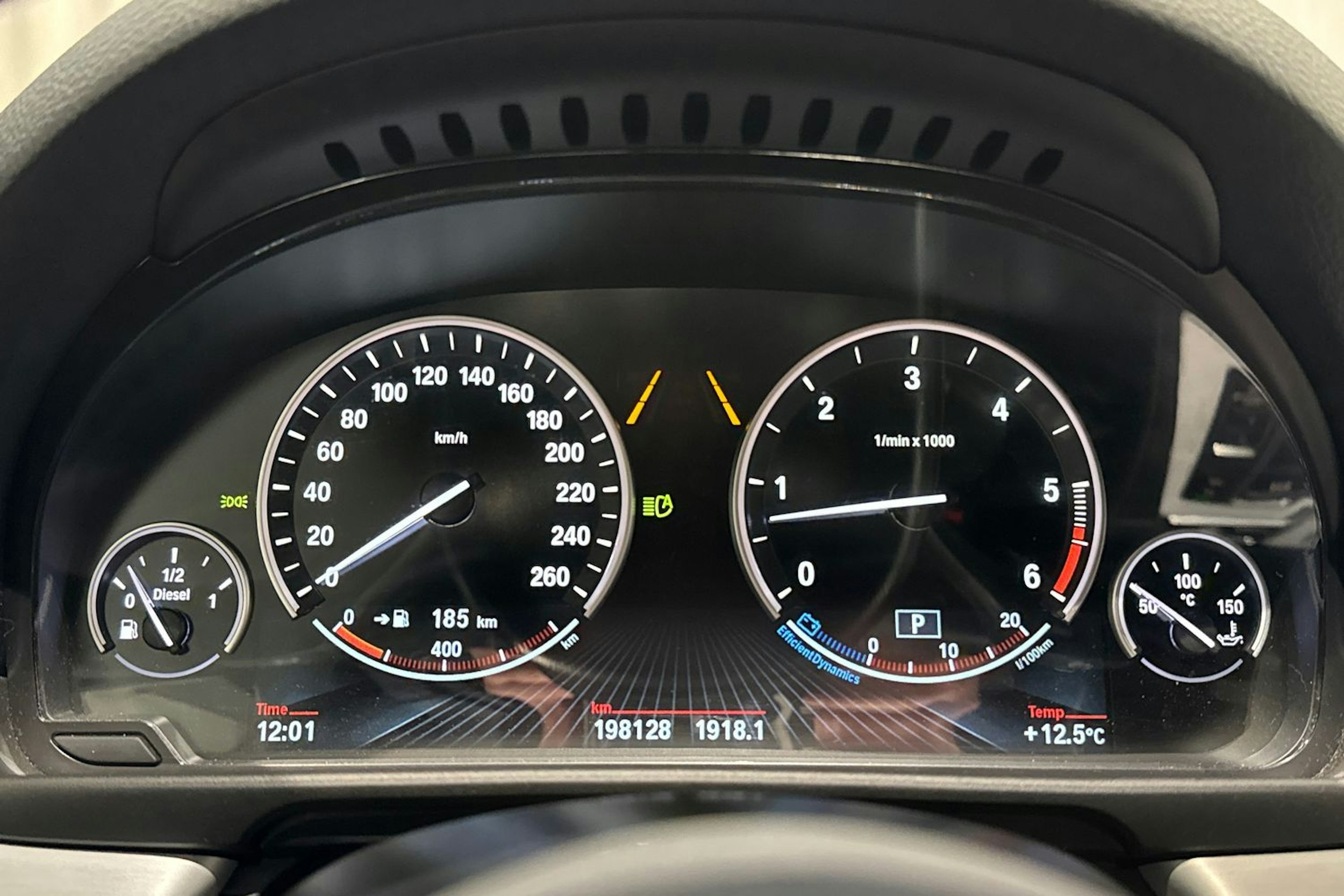 harmaa BMW 530 2016 kuva 25.