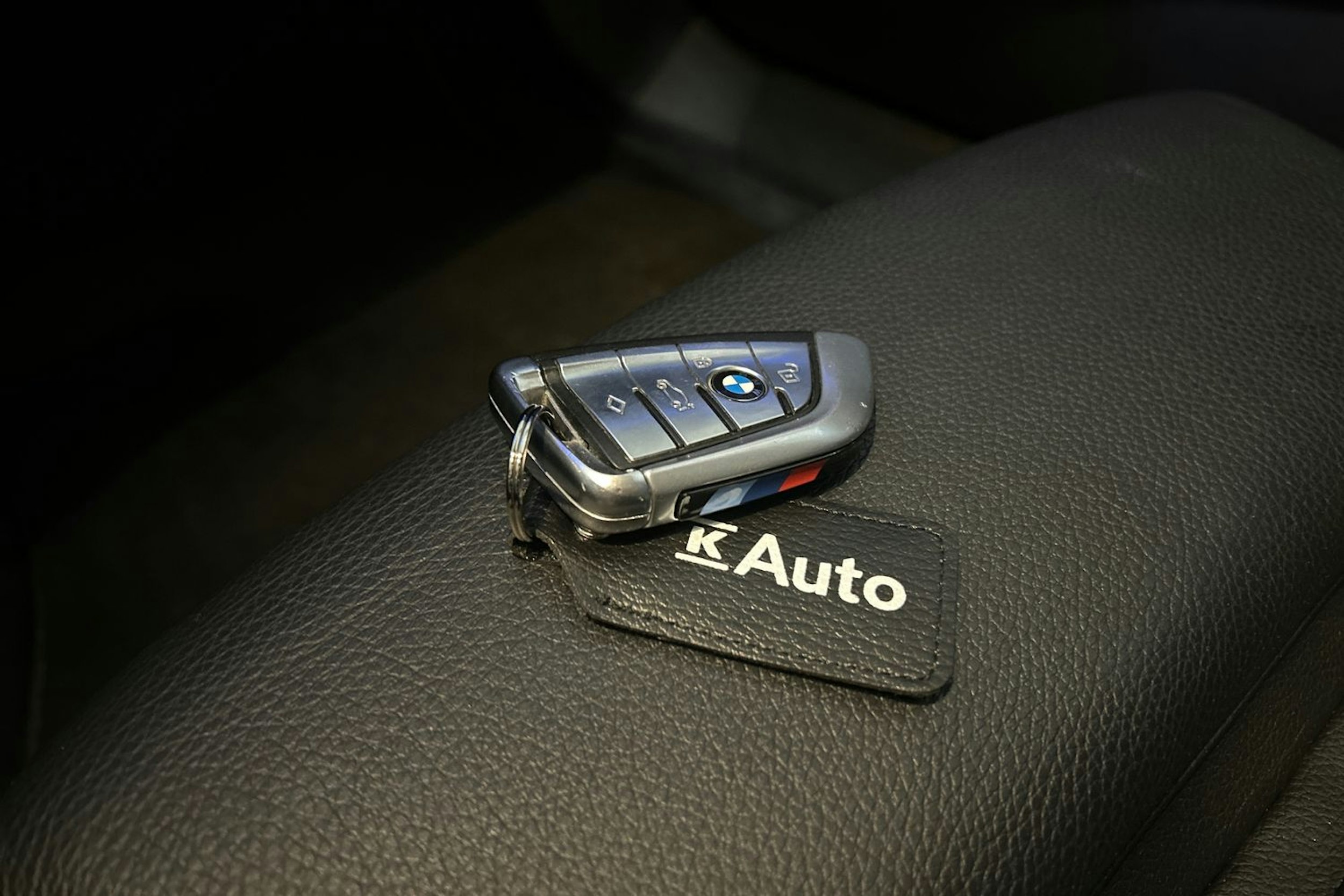 musta BMW 530 2017 kuva 29.