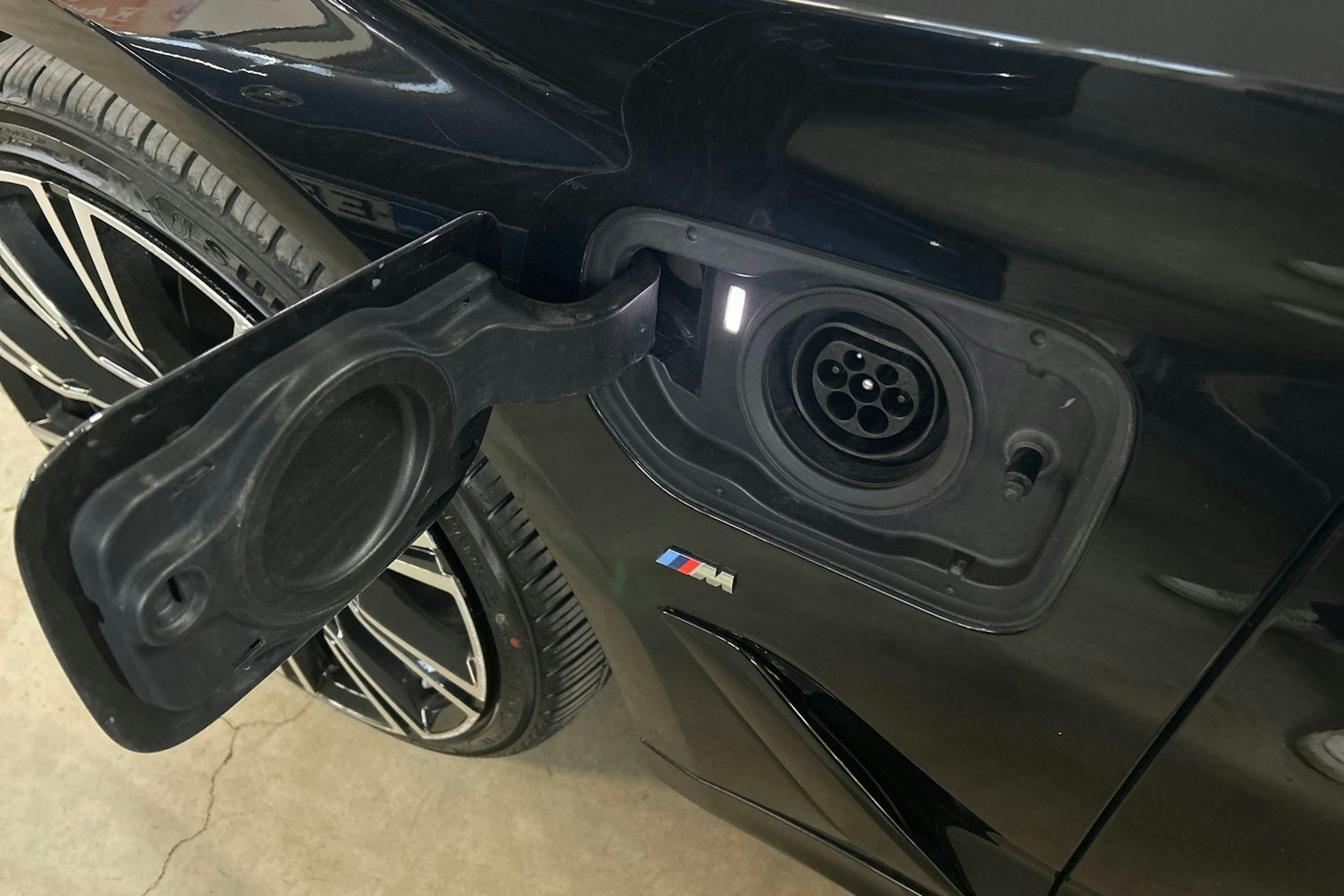 musta BMW 530 2017 kuva 30.