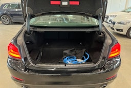 musta BMW 530 2017 kuva 33.