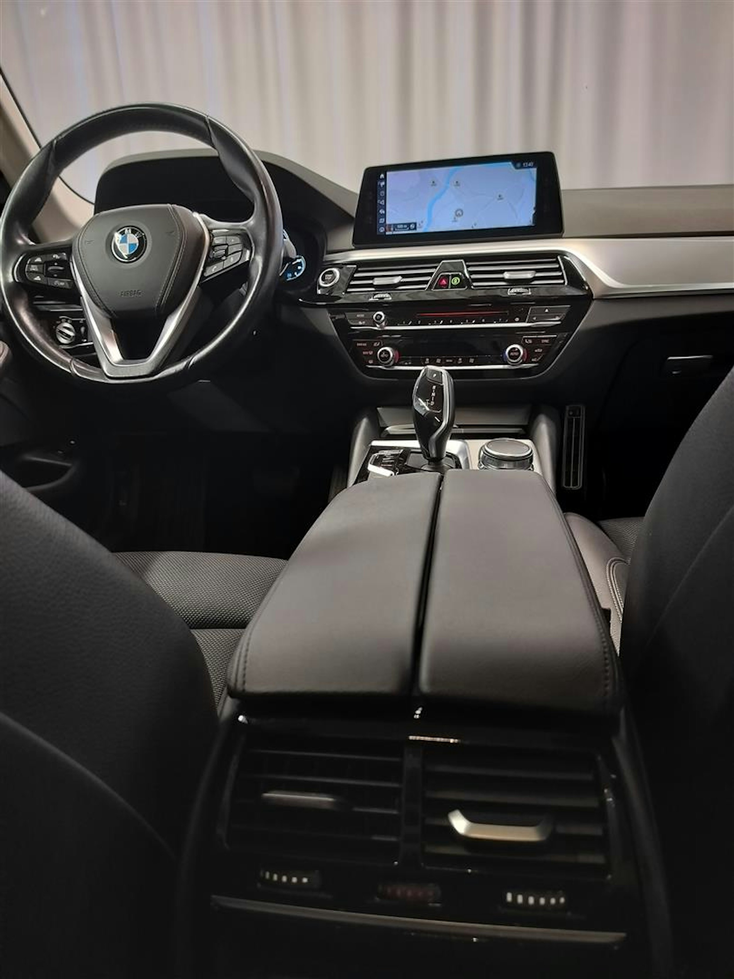 hopea BMW 530 2017 kuva 35.