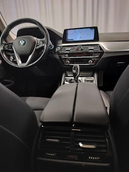 hopea BMW 530 2017 kuva 35.