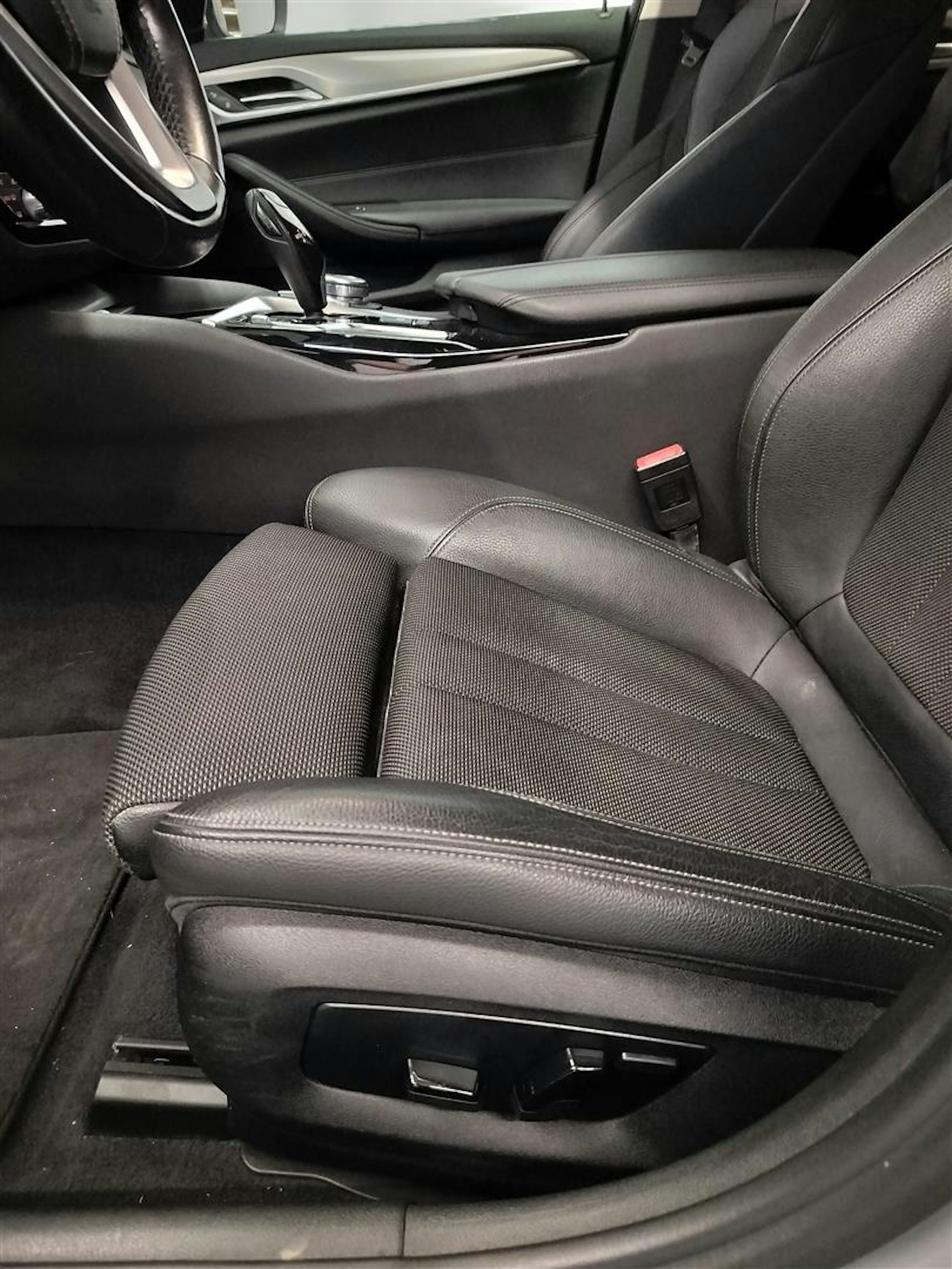 hopea BMW 530 2017 kuva 36.