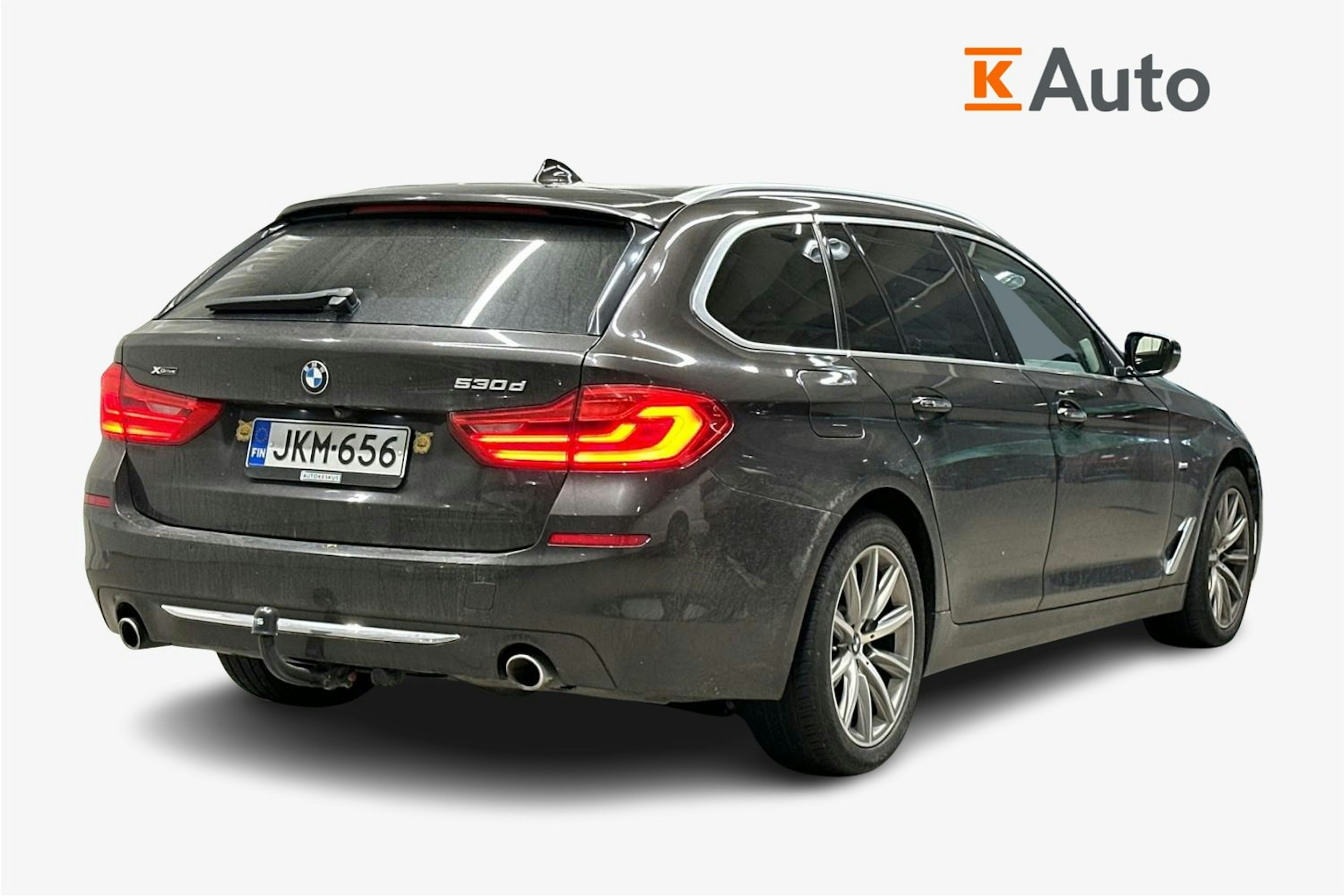 Ruskea (beige) BMW 530 2017 kuva 2.