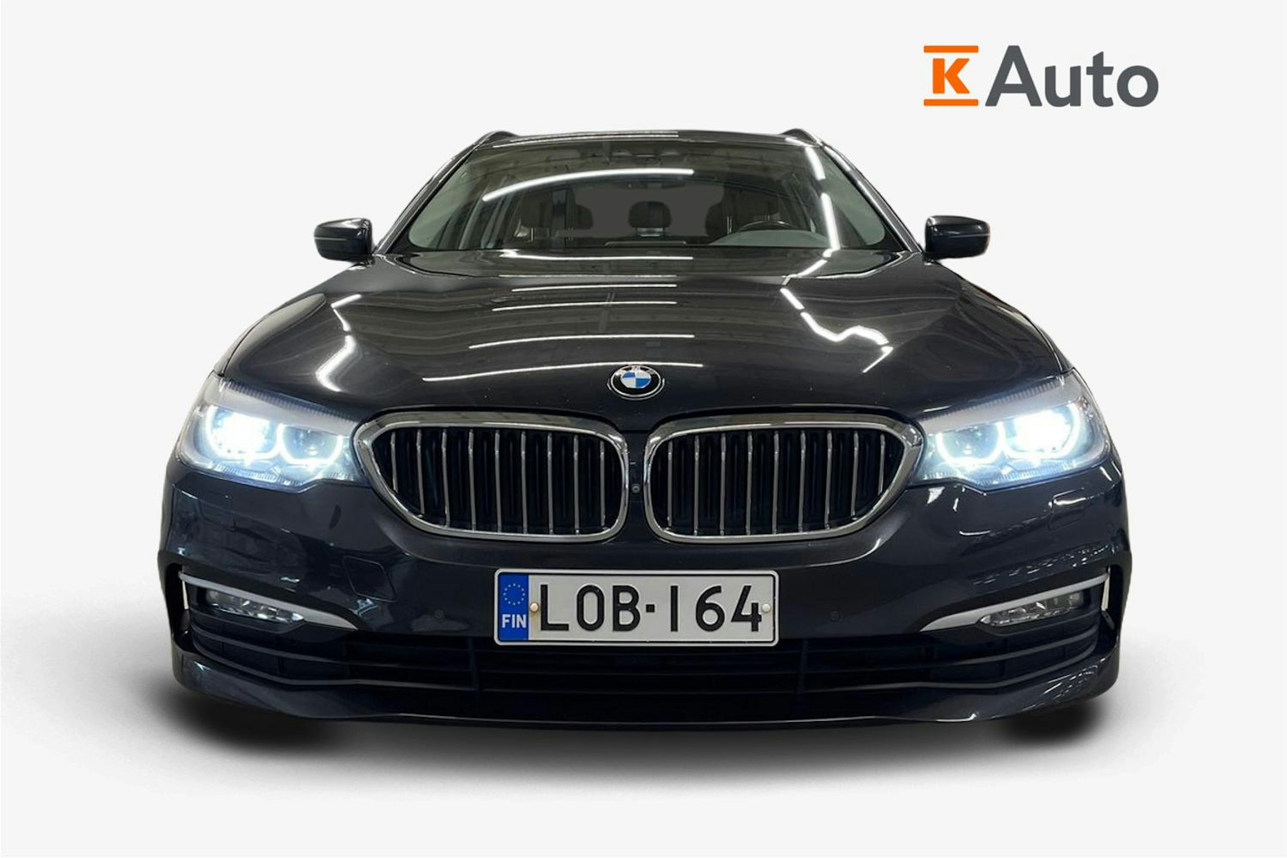 Harmaa BMW 530 2018 kuva 5.
