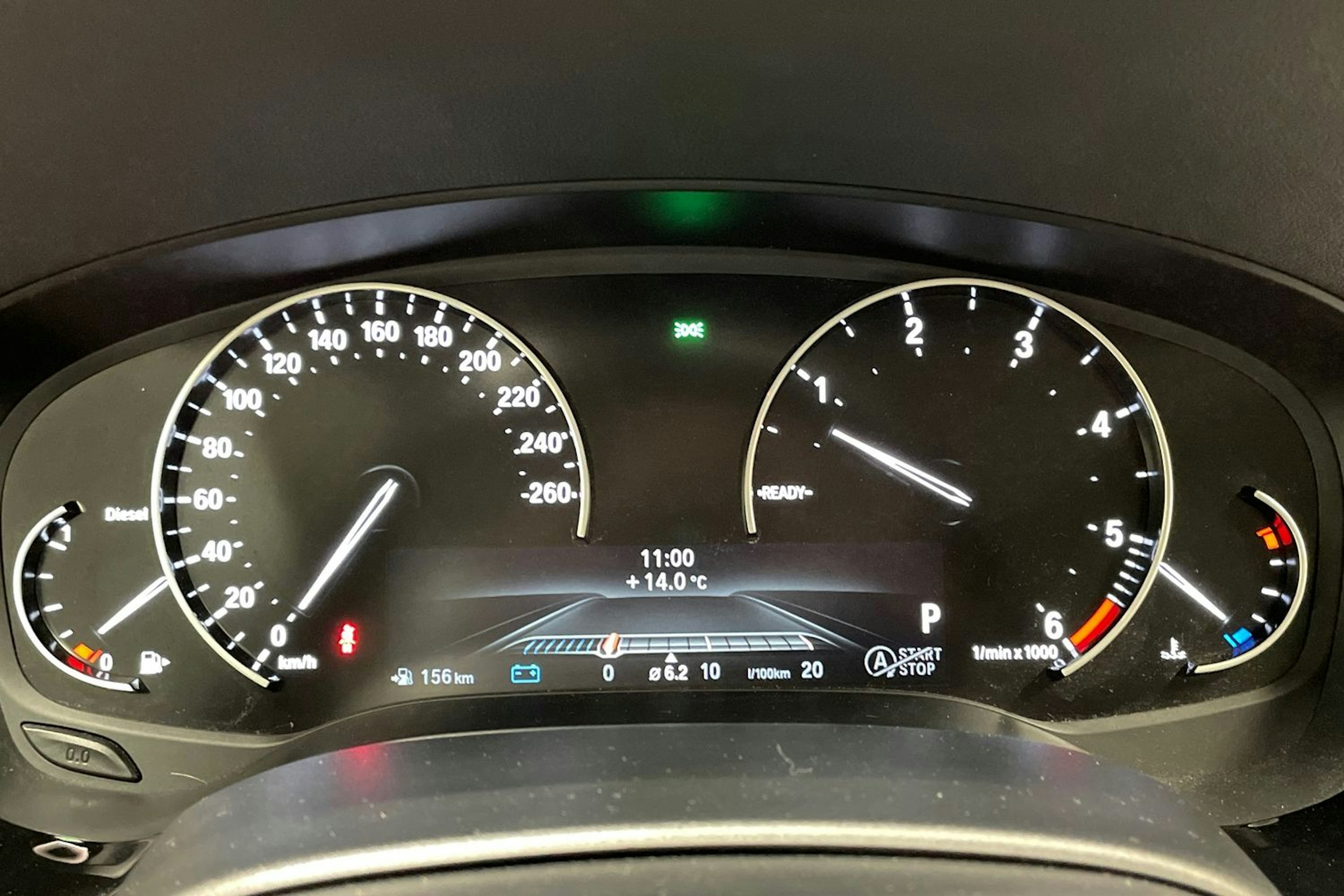 Harmaa BMW 530 2018 kuva 16.