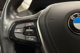 Harmaa BMW 530 2018 kuva 24.