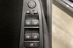 Harmaa BMW 530 2018 kuva 28.