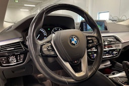 Harmaa BMW 530 2018 kuva 29.