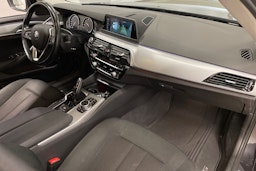 Harmaa BMW 530 2018 kuva 31.