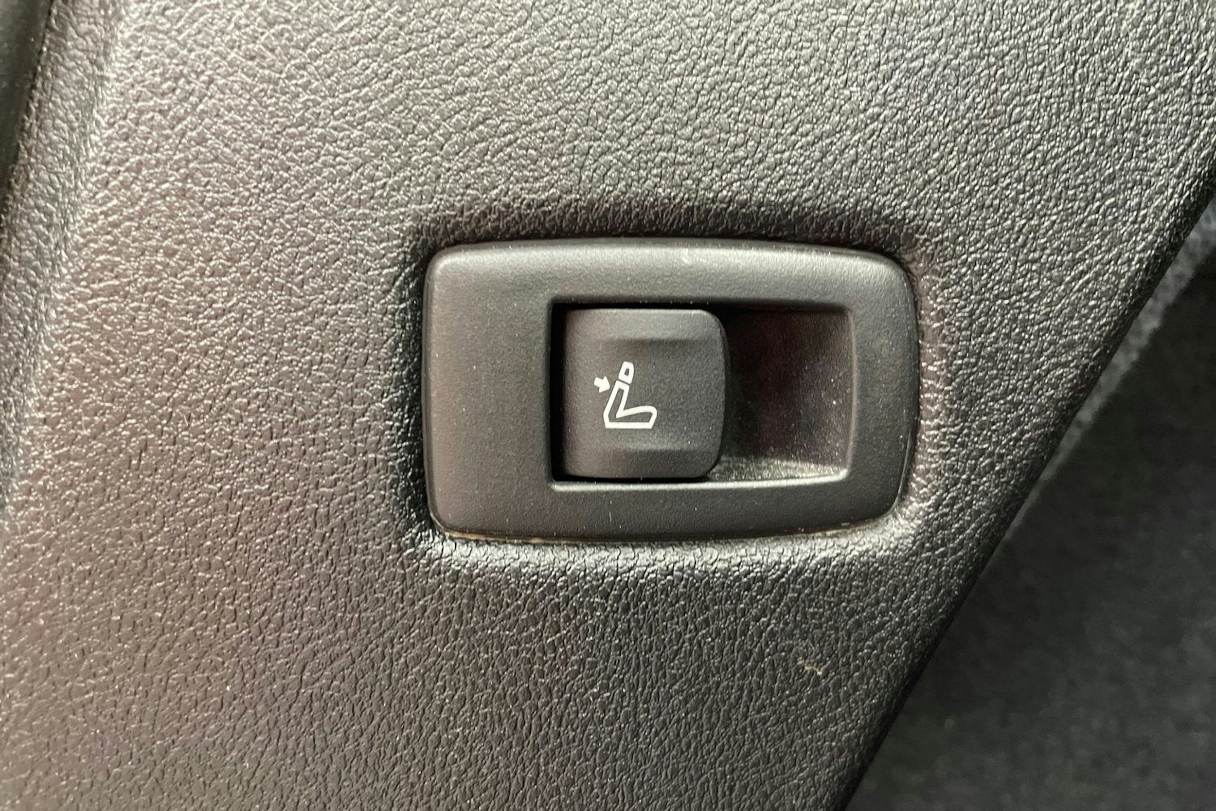 Harmaa BMW 530 2018 kuva 33.