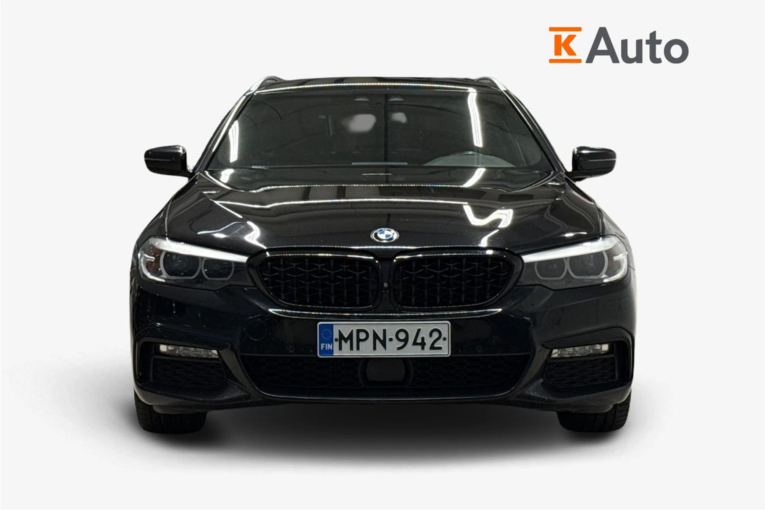 Musta BMW 530 2017 kuva 4.