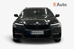 Musta BMW 530 2017 kuva 4.