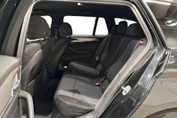 Musta BMW 530 2017 kuva 8.