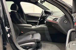Musta BMW 530 2017 kuva 11.