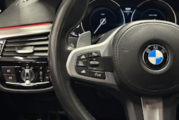 Musta BMW 530 2017 kuva 18.
