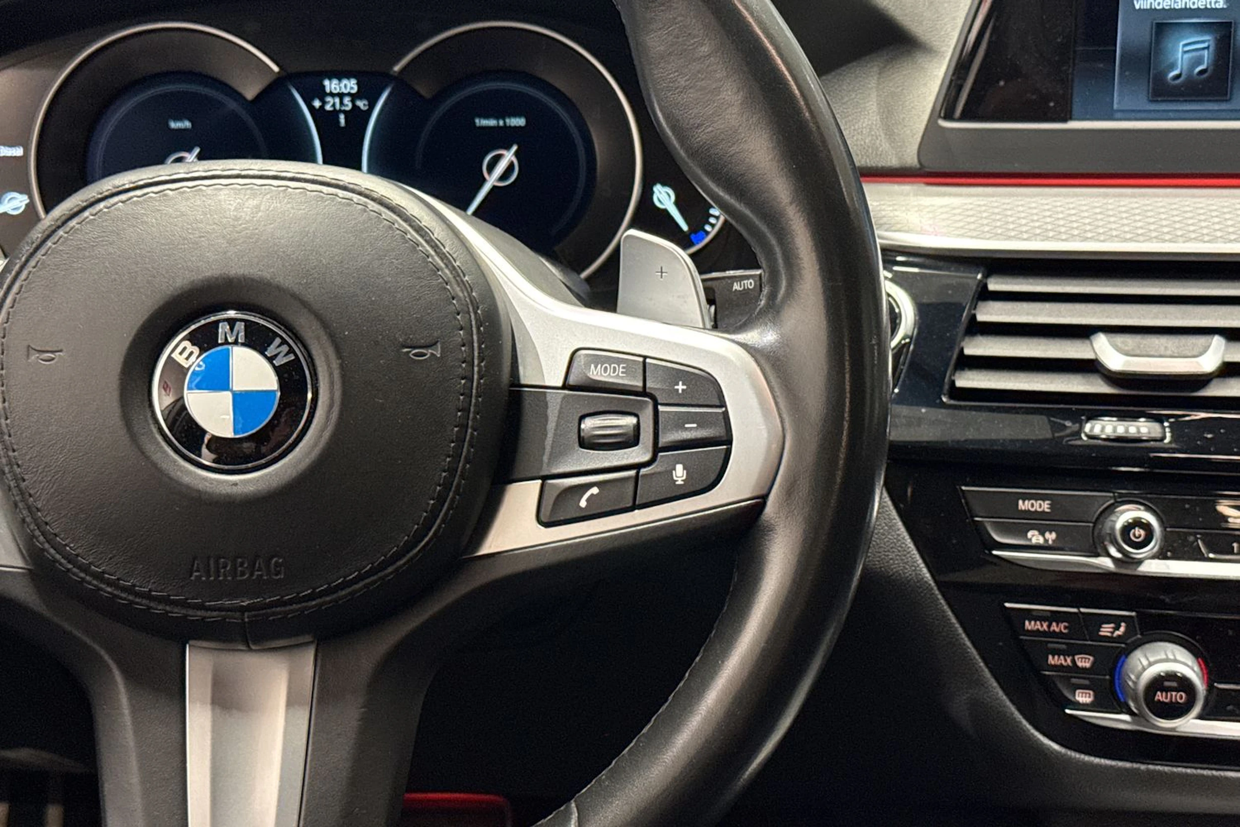 Musta BMW 530 2017 kuva 19.