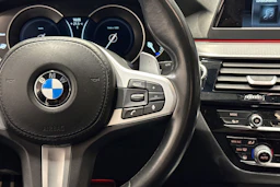 Musta BMW 530 2017 kuva 19.