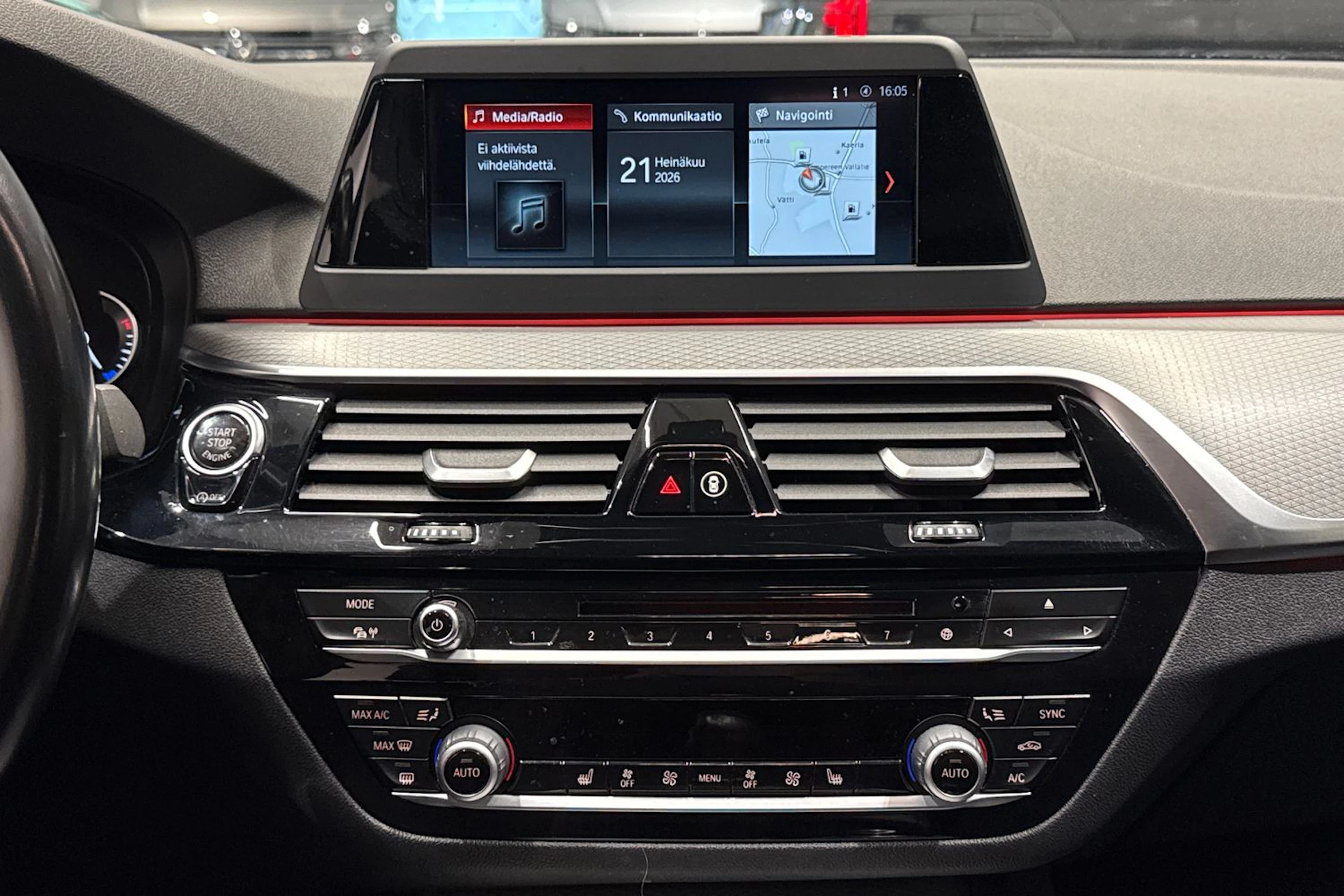 Musta BMW 530 2017 kuva 20.