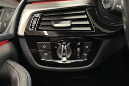 Musta BMW 530 2017 kuva 26.