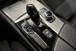Musta BMW 530 2017 kuva 28.