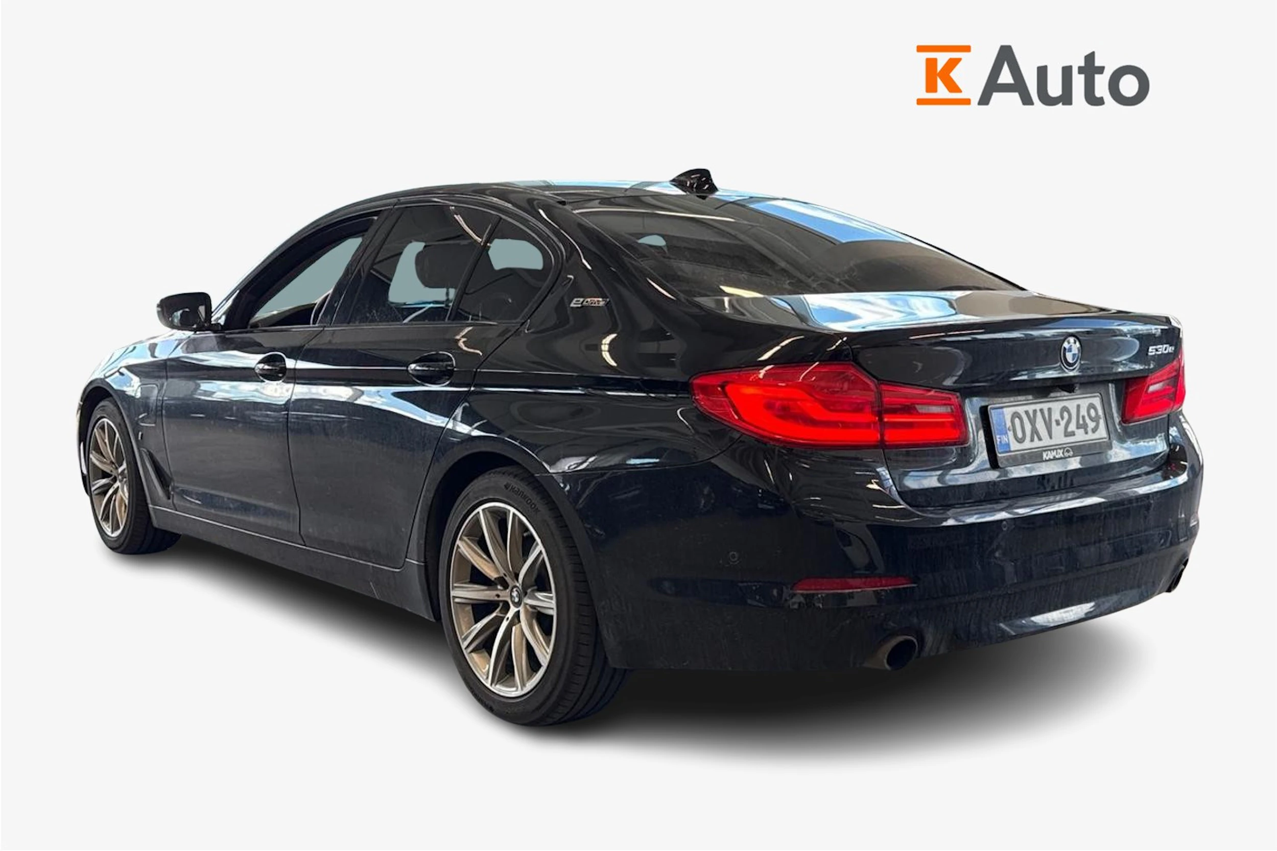 musta BMW 530 2017 kuva 2.