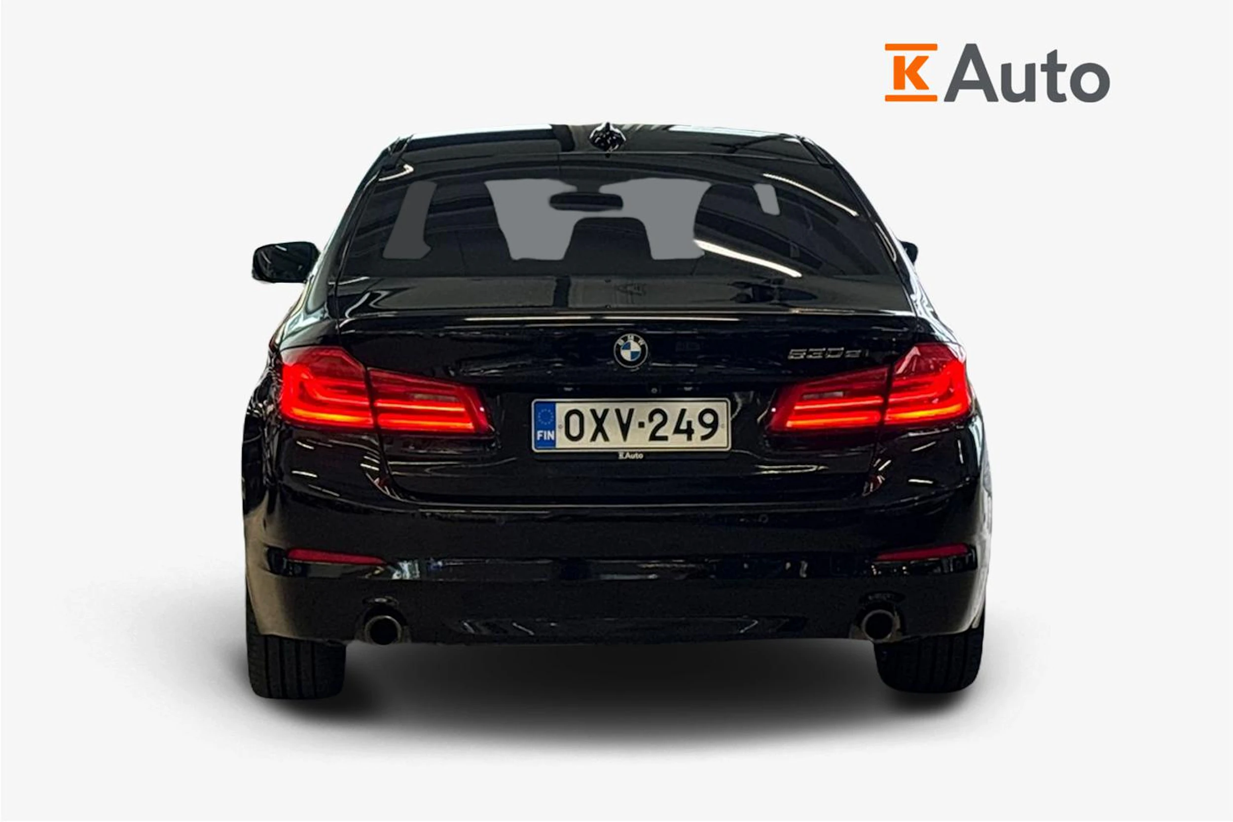 musta BMW 530 2017 kuva 4.